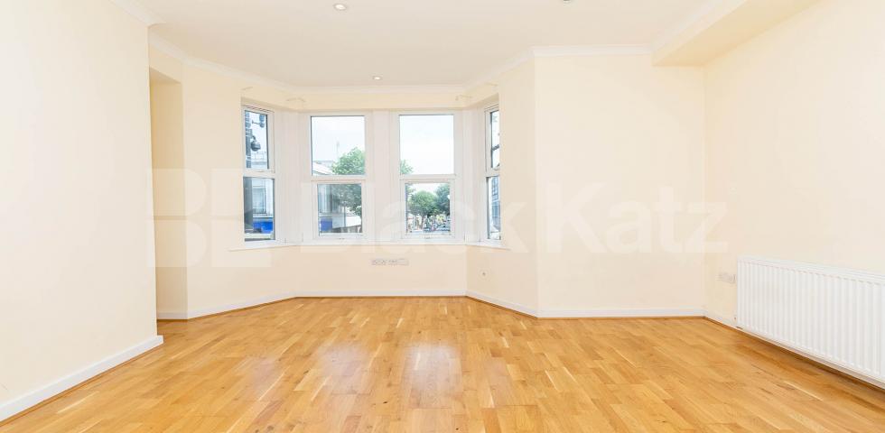 			3 Bedroom, 3 bath, 3 reception Apartment			 High Street North, East Ham E6